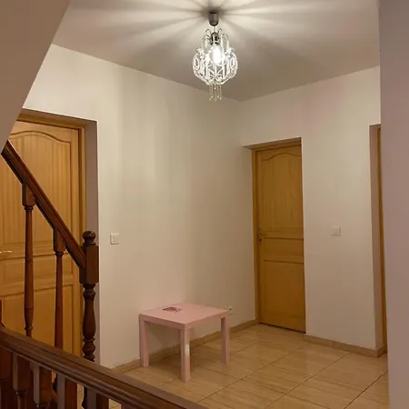 Grande Maison Proche De Centre De Paris Отель *